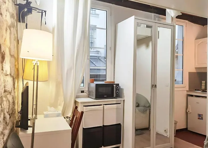 Daire Cute Marais Near Metro Heart Of N4-22